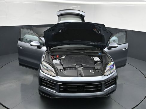 New 2026 Porsche Cayenne Coupe AWD/4WD image 28
