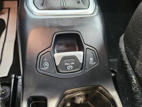 Used 2019 Jeep Renegade Sport AWD/4WD image 34