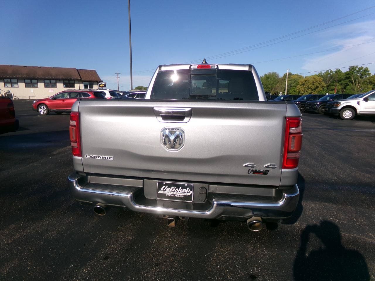 Used 2019 RAM 1500 Laramie AWD/4WD image 9