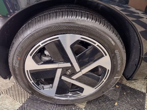 New 2026 Hyundai Ioniq 9 Calligraphy image 5