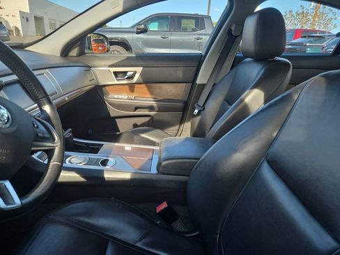 Used 2013 Jaguar XF RWD image 10
