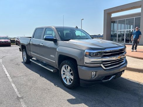 Used 2017 Chevrolet Silverado 1500 High Country AWD/4WD image 3