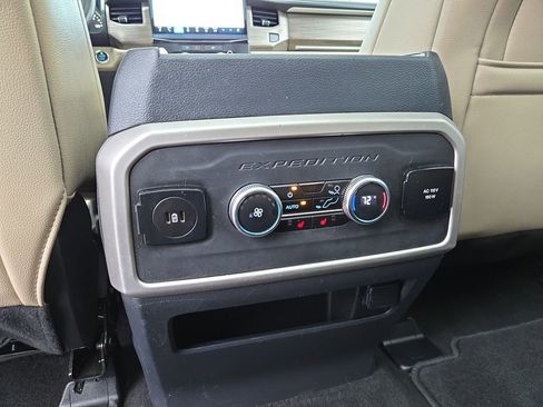 Used 2024 Ford Expedition Max Limited image 28