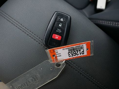 Certified 2022 Toyota RAV4 XLE Premium AWD/4WD image 30