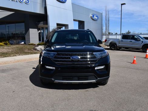 Used 2023 Ford Explorer XLT w/ Equipment Group 202A image 10