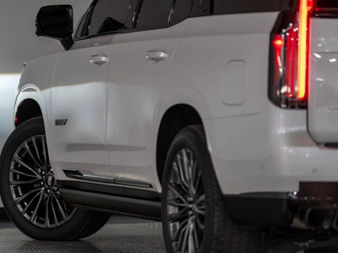 Used 2023 Cadillac Escalade V AWD/4WD image 31