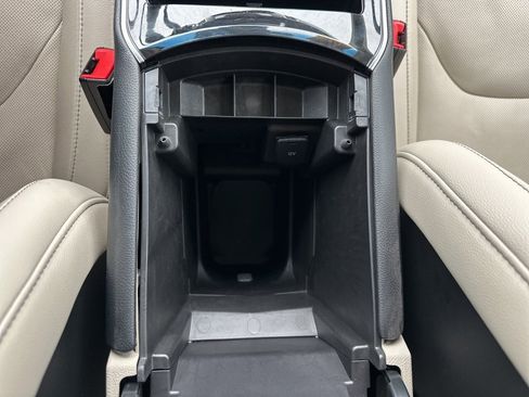 Used 2019 Ford Edge Titanium w/ Equipment Group 301A image 7