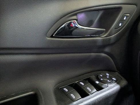 Used 2024 Chevrolet Equinox RS FWD image 16