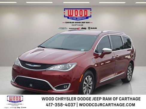 Used 2020 Chrysler Pacifica Limited w/ Advanced Safetytec Group FWD image 8