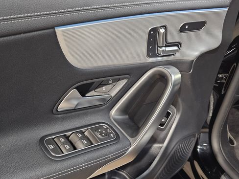 Used 2021 Mercedes-Benz CLA 250 4MATIC image 21