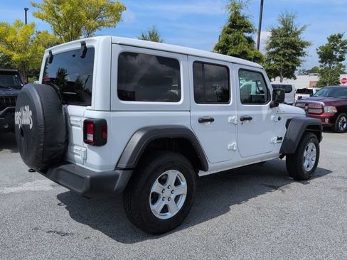 Used 2022 Jeep Wrangler Unlimited Sport w/ Sun And Sound Package AWD/4WD image 4