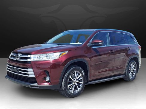 Used 2018 Toyota Highlander XLE w/ Protection Package #3 AWD/4WD image 1