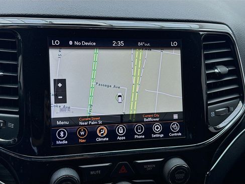 Used 2020 Jeep Grand Cherokee Limited w/ Luxury Group II image 9