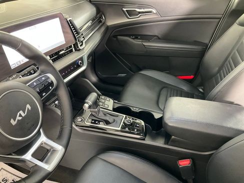 Used 2023 Kia Sportage SX image 12