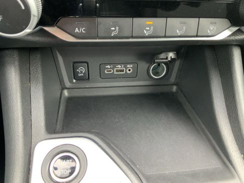 Used 2024 Nissan Sentra SV image 38