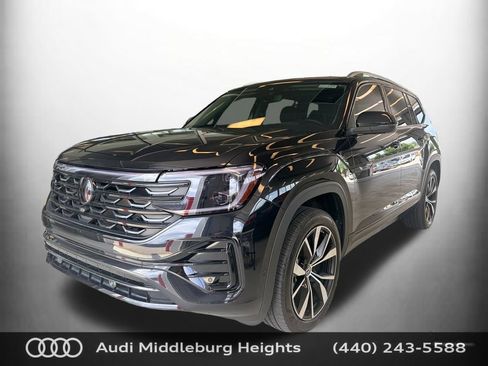 Used 2024 Volkswagen Atlas SEL Premium R-Line AWD/4WD image 4