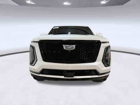 Certified 2025 Cadillac Escalade Sport w/ Touring Package AWD/4WD image 5