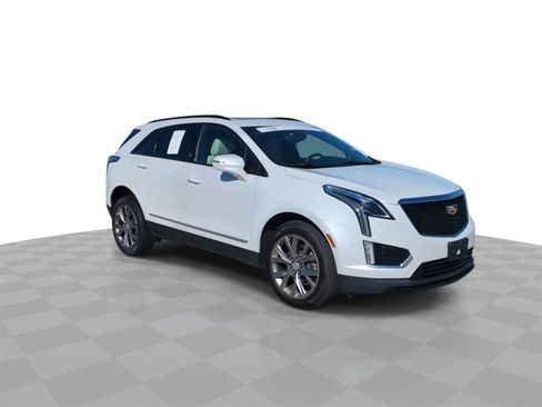 Certified 2021 Cadillac XT5 Sportv image 2
