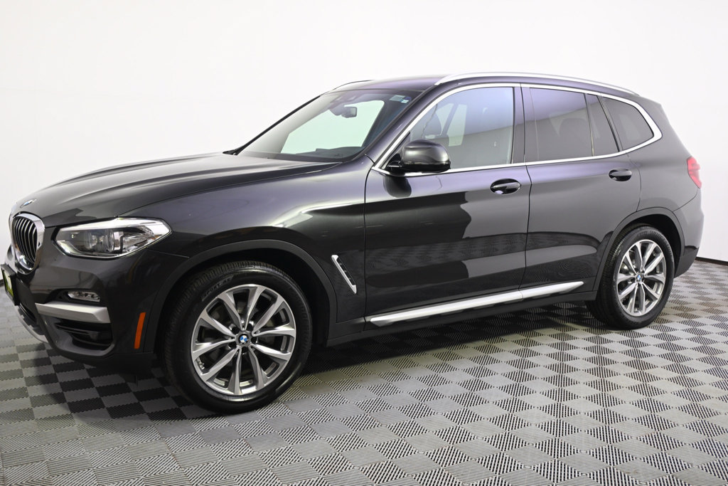 Used 2018 BMW X3 xDrive30i w/ Premium Package AWD/4WD image 2
