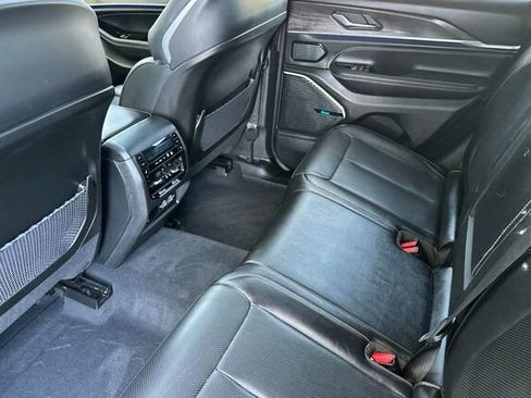 Used 2022 Jeep Grand Cherokee Overland w/ Advanced Protech Group III image 12