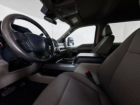Used 2022 Ford F250 XLT w/ Black Appearance Package image 19