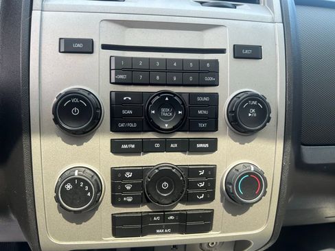 Used 2010 Ford Escape XLT image 28