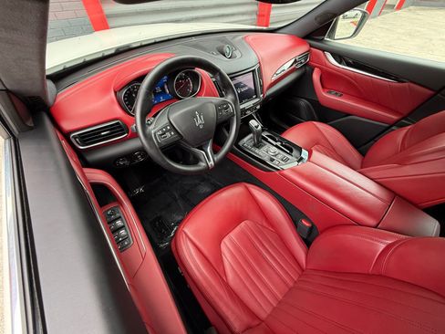 Used 2019 Maserati Levante AWD/4WD image 27