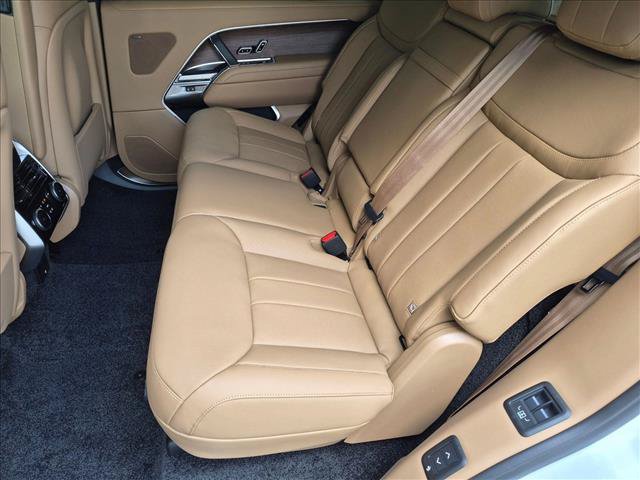 New 2027 Land Rover Range Rover Long Wheelbase SE AWD/4WD image 15