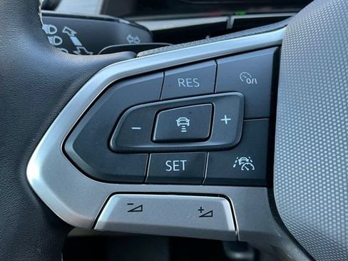 Certified 2024 Volkswagen Atlas Cross Sport SE FWD image 26