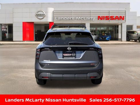 Used 2025 Nissan Kicks SR w/ Illumination Package image 5