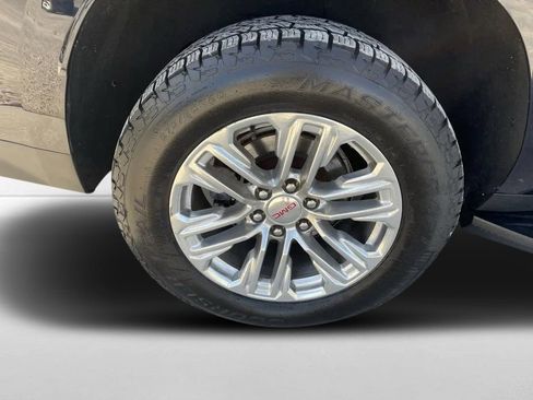Used 2021 GMC Yukon XL SLT image 13