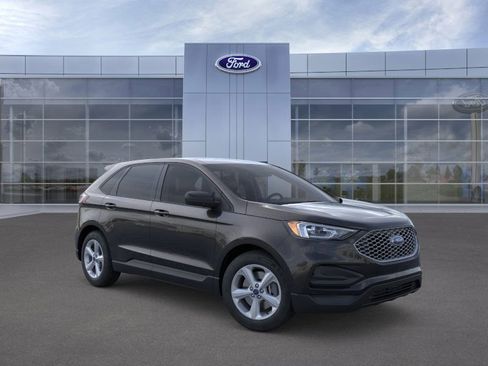 New 2024 Ford Edge SE image 7