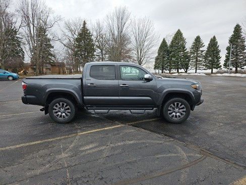 Used 2023 Toyota Tacoma Limited image 7