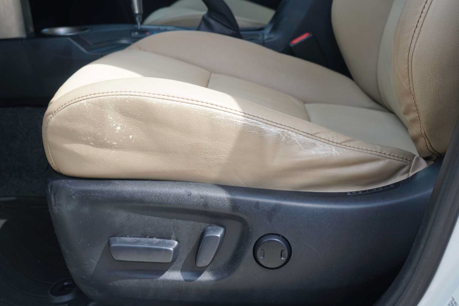 Used 2015 Toyota RAV4 Limited w/ Technology Package FWD image 18