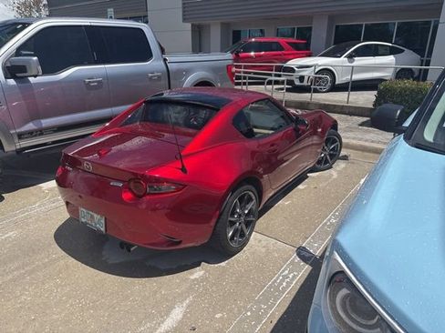 Used 2019 MAZDA MX-5 Miata RF Grand Touring image 2