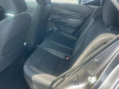 Used 2019 Nissan Kicks SV FWD image 12
