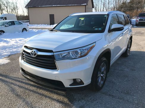 Used 2015 Toyota Highlander XLE image 4