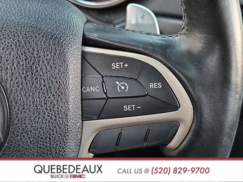 Used 2015 Jeep Grand Cherokee Altitude RWD image 12