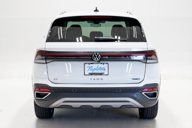 Used 2025 Volkswagen Taos SE AWD/4WD image 36
