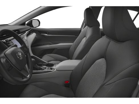 Used 2018 Toyota Camry LE FWD image 8