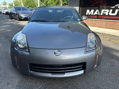 Used 2007 Nissan 350Z Touring RWD image 2