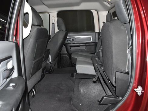 Used 2022 RAM 1500 Classic SLT image 35