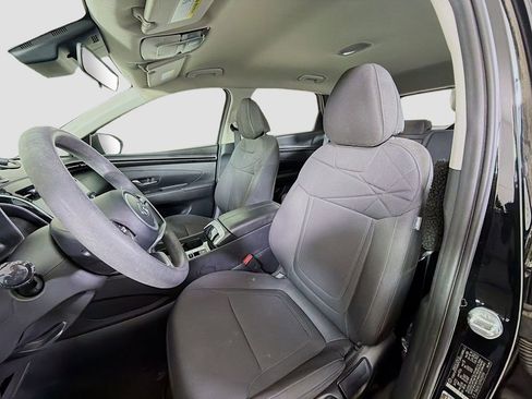 Used 2023 Hyundai Tucson SE image 12