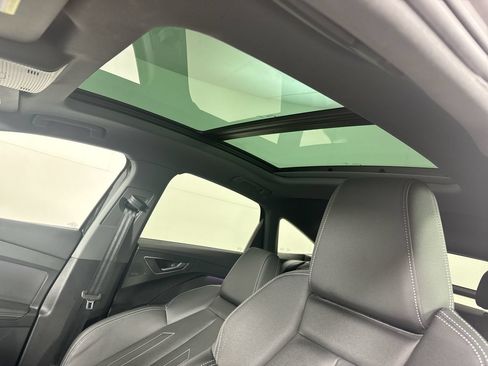 Used 2023 Audi Q4 e-tron Premium Plus w/ Premium Plus AWD/4WD image 25