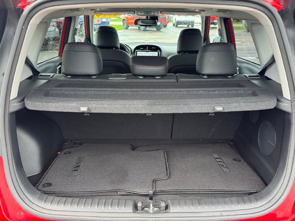 Used 2024 Kia Soul GT-Line w/ GT-Line Technology Package FWD image 6