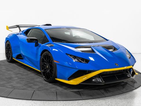 Used 2022 Lamborghini Huracan STO RWD image 12