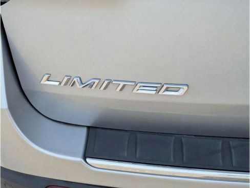 Used 2021 Ford Explorer Limited image 7