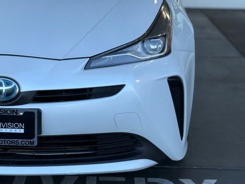 Certified 2021 Toyota Prius L Eco image 6