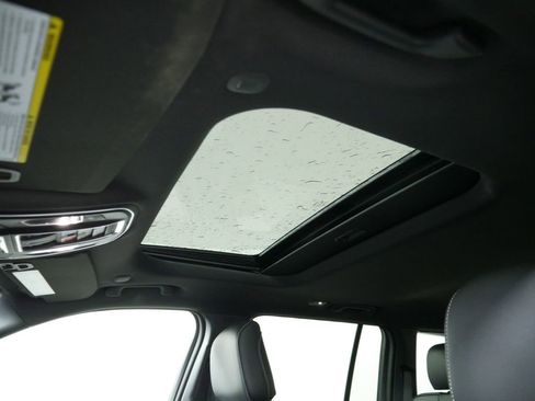 Certified 2024 Jeep Grand Cherokee Altitude image 22