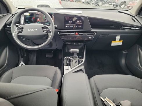New 2026 Kia Niro LX image 7